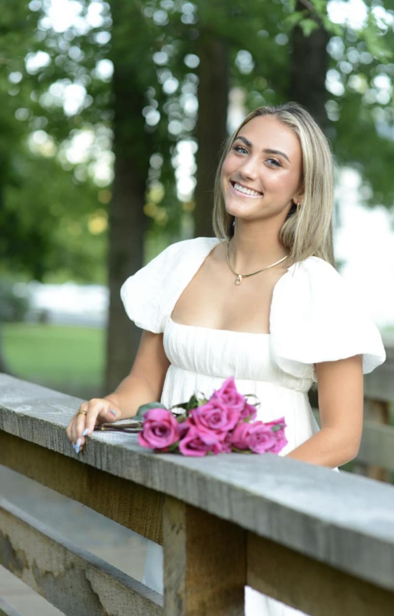 Nicole Palermo Beauty/Graduation photoshoot