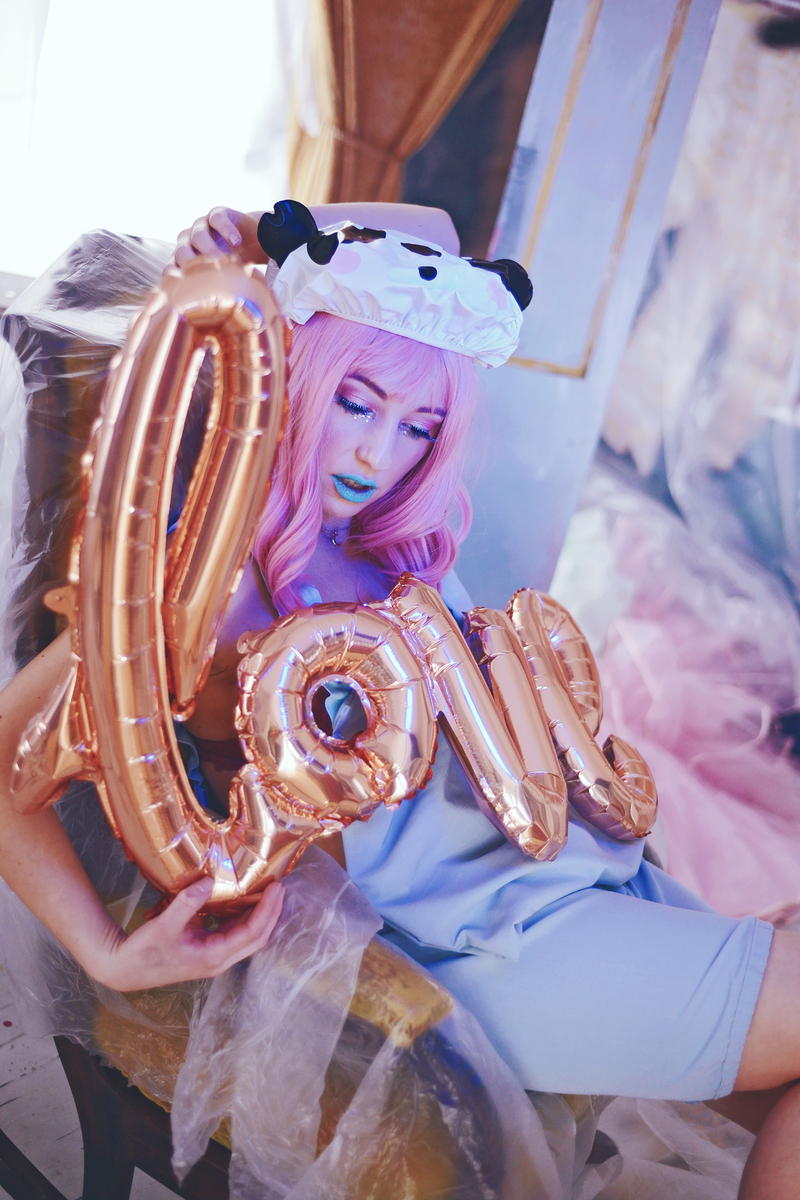 Nicole Palermo Beauty/Alana Beall Photography/set