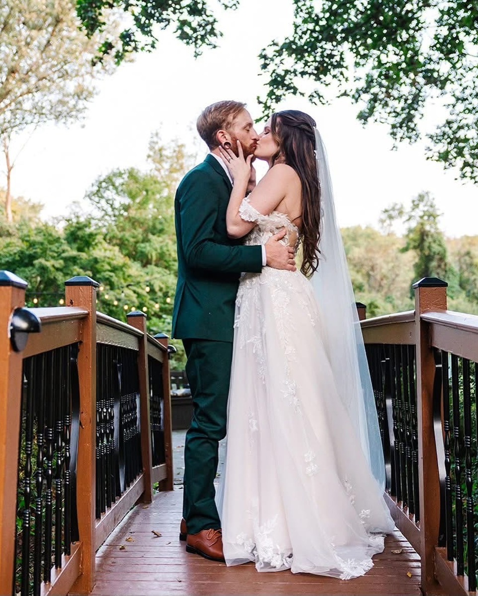 Nicole Palermo Beauty/Bianca Ascenzi Bridal Hair/Instagram Tpoz photography