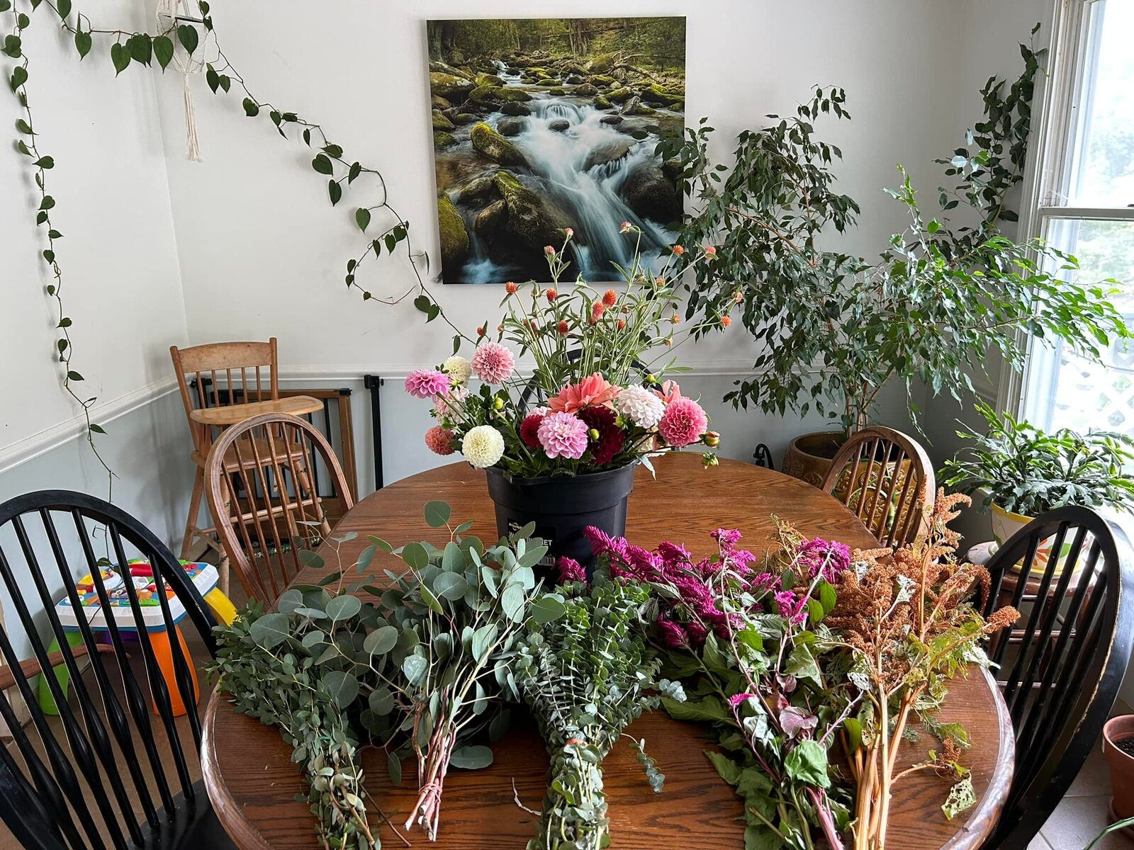 https://www.capriveraflorals.com/