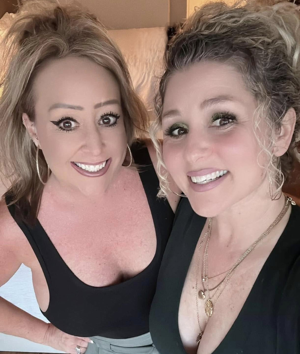 "Kimi is so talented, an amazing partner, and unbelievable hairstylist..our brides are in the best hands!"One of my best friends and I love having her by my side!