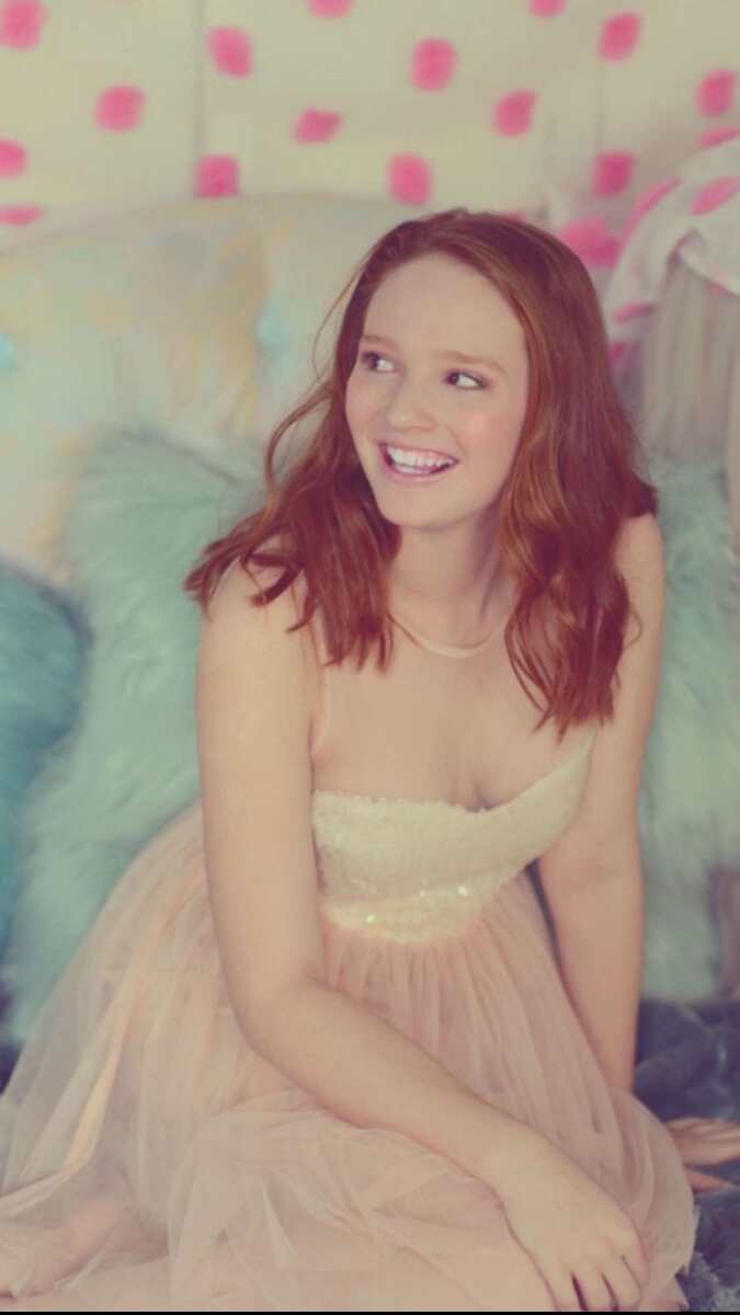 Nicole Palermo Beauty/Photography/wardrobe styling