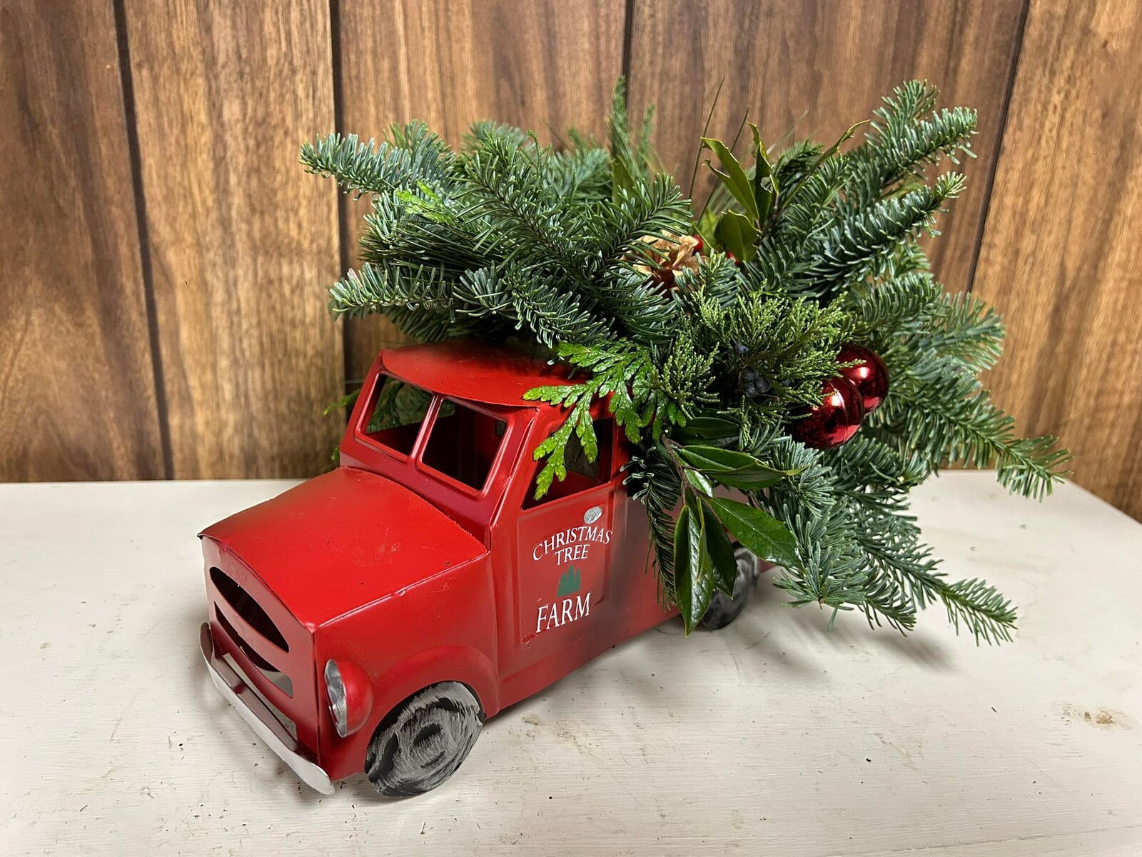 https://www.capriveraflorals.com/