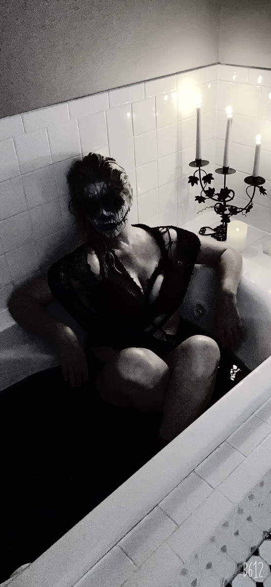 Nicole Palermo Beauty/Photography/wardrobe styling