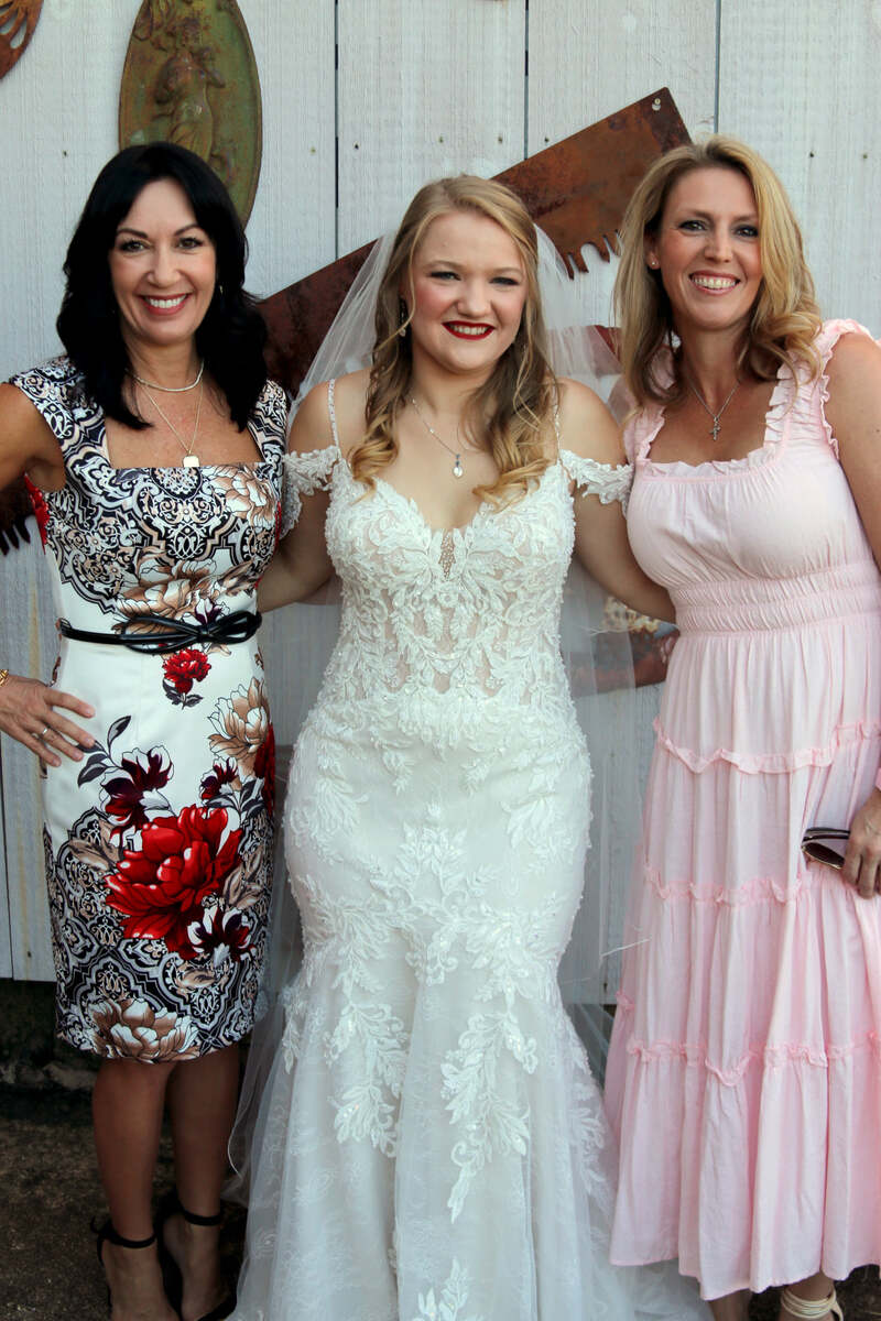 Nicole Palermo Beauty/Kimi Collins Bridal Hair/Trusty Photography