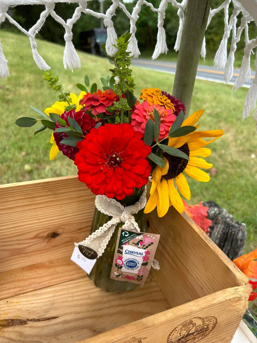 https://www.capriveraflorals.com/